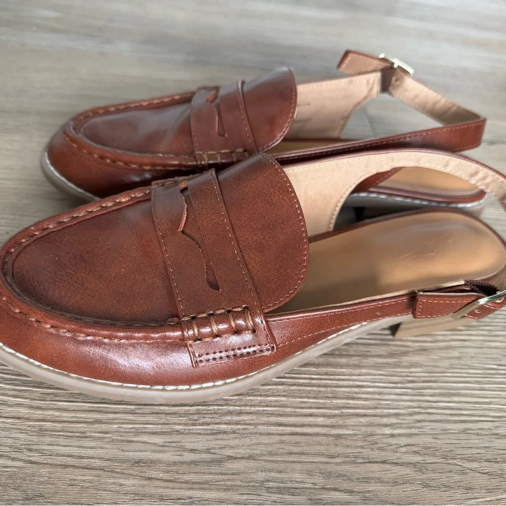 Universal Thread Brown Leather Women's Loafers - Picture 4 of 4